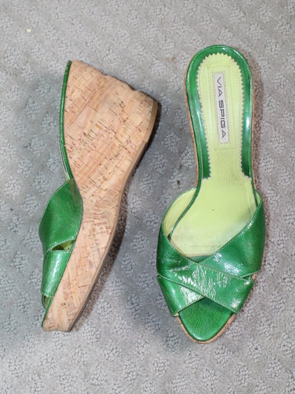 Via Spiga Size 9.5M Green Patent Leather Almond Peep Toe Cork Wedge Heels